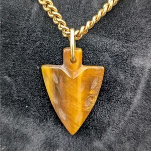 Vintage Avon Tiger Eye Arrowhead Necklace – 1981 Gold Tone Chain